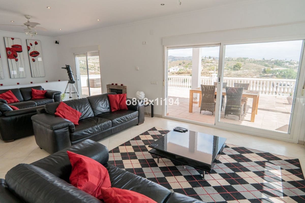 5 sypialnia Dom blizniak na sprzedaż w Velez-Malaga z basenem - 595 000 € (Ref: 10084970)