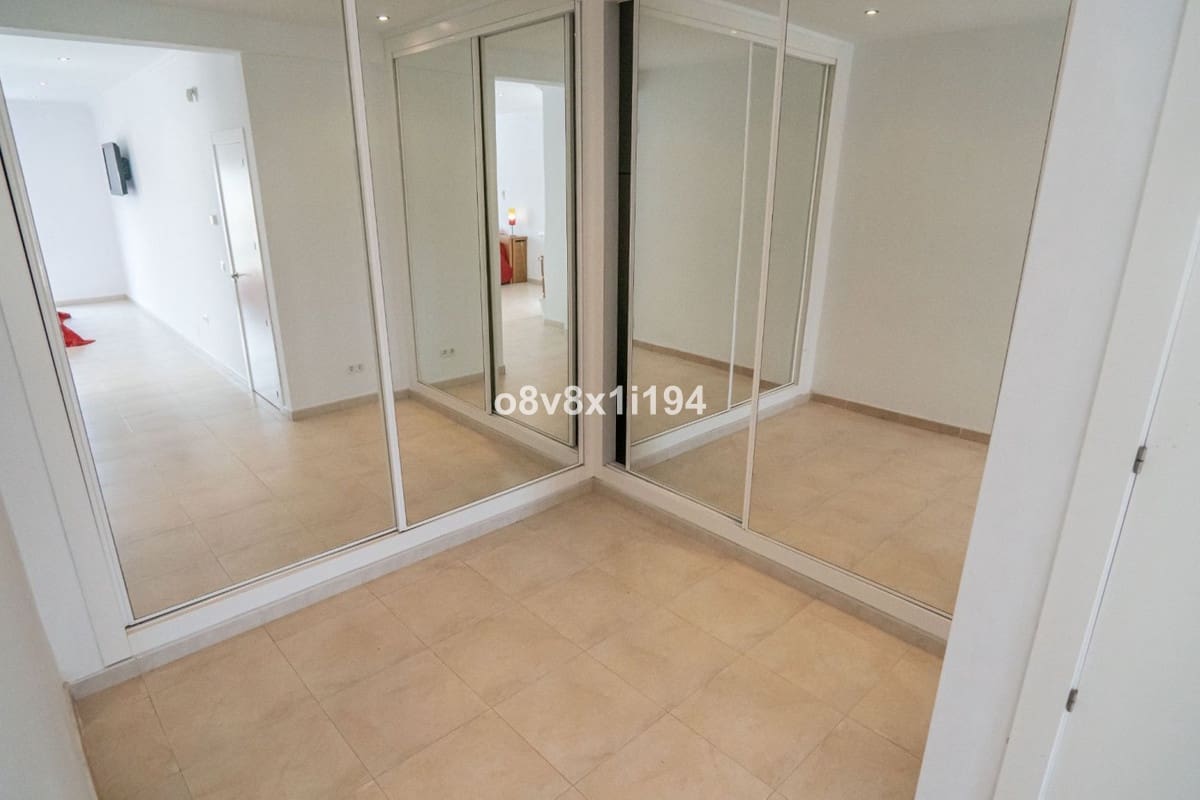 5 sypialnia Dom blizniak na sprzedaż w Velez-Malaga z basenem - 595 000 € (Ref: 10084970)