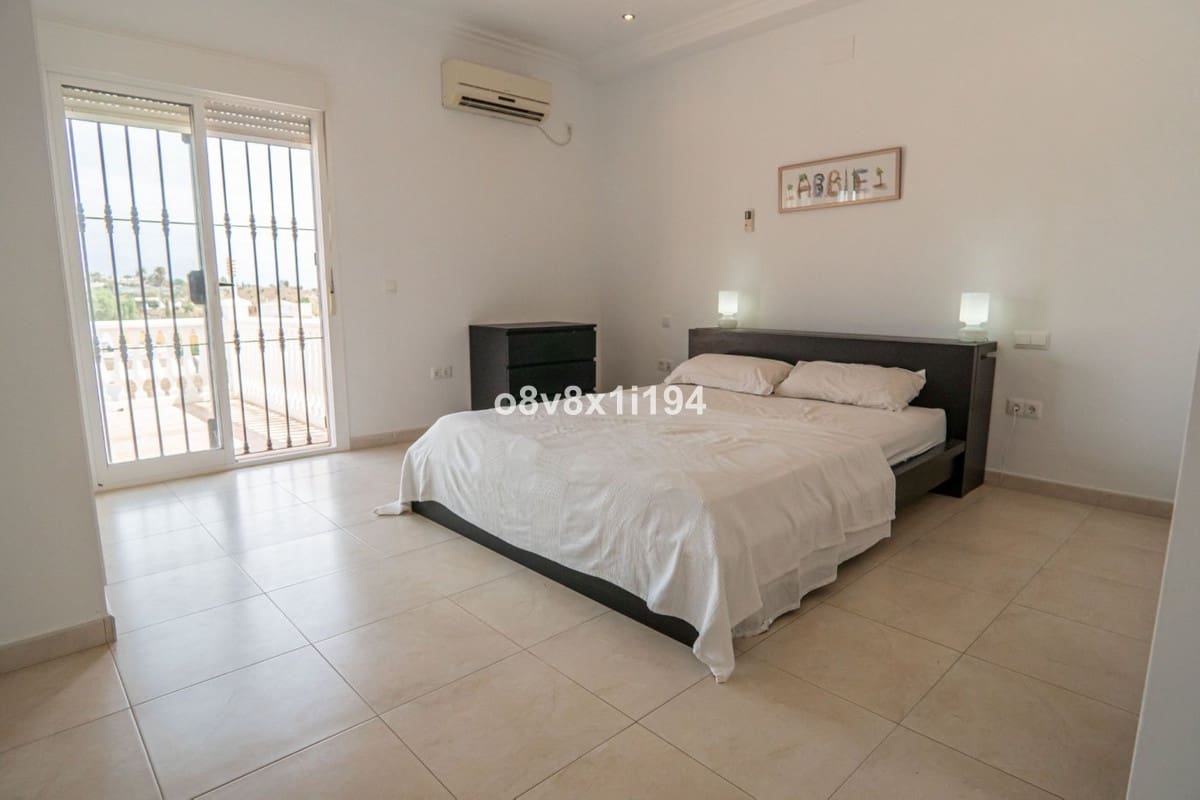 5 sypialnia Dom blizniak na sprzedaż w Velez-Malaga z basenem - 595 000 € (Ref: 10084970)