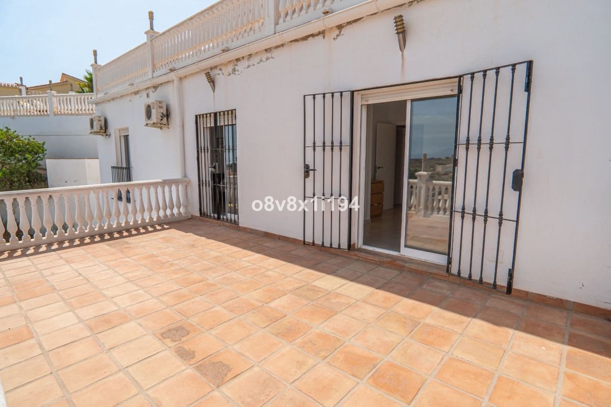5 sypialnia Dom blizniak na sprzedaż w Velez-Malaga z basenem - 595 000 € (Ref: 10084970)