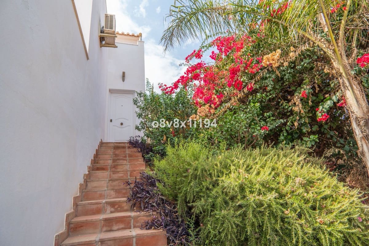 5 sypialnia Dom blizniak na sprzedaż w Velez-Malaga z basenem - 595 000 € (Ref: 10084970)