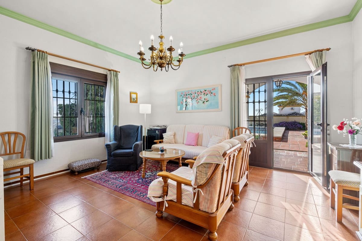 5 sypialnia Dom blizniak na sprzedaż w Benalmadena z basenem - 999 000 € (Ref: 10084976)