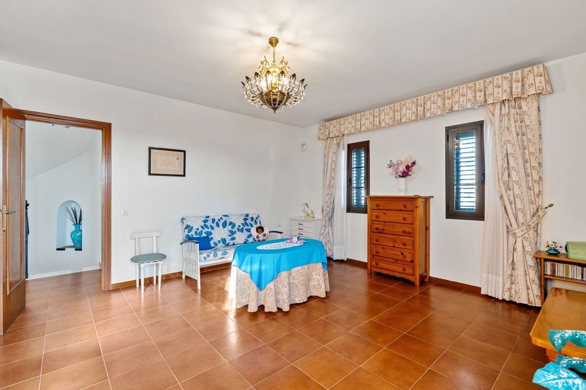 5 sypialnia Dom blizniak na sprzedaż w Benalmadena z basenem - 999 000 € (Ref: 10084976)