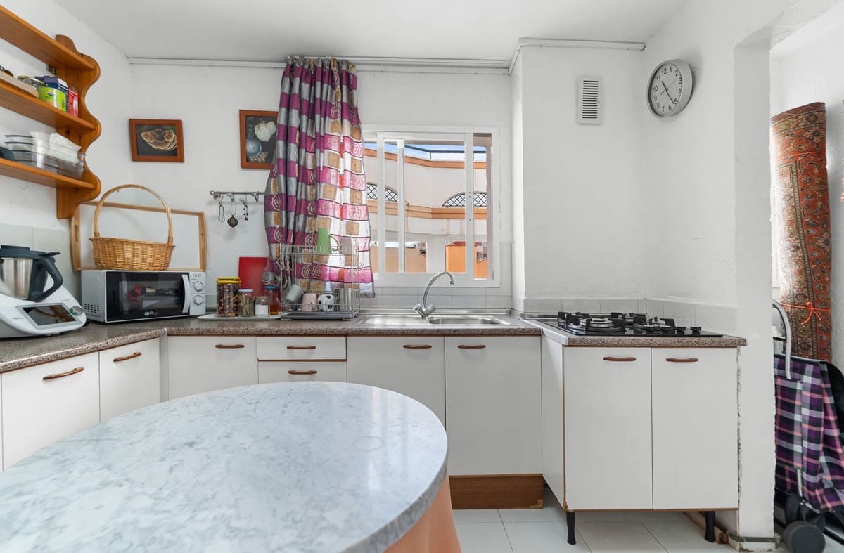 5 bedroom Apartment for sale in Malaga city - € 755,000 (Ref: 10084978)