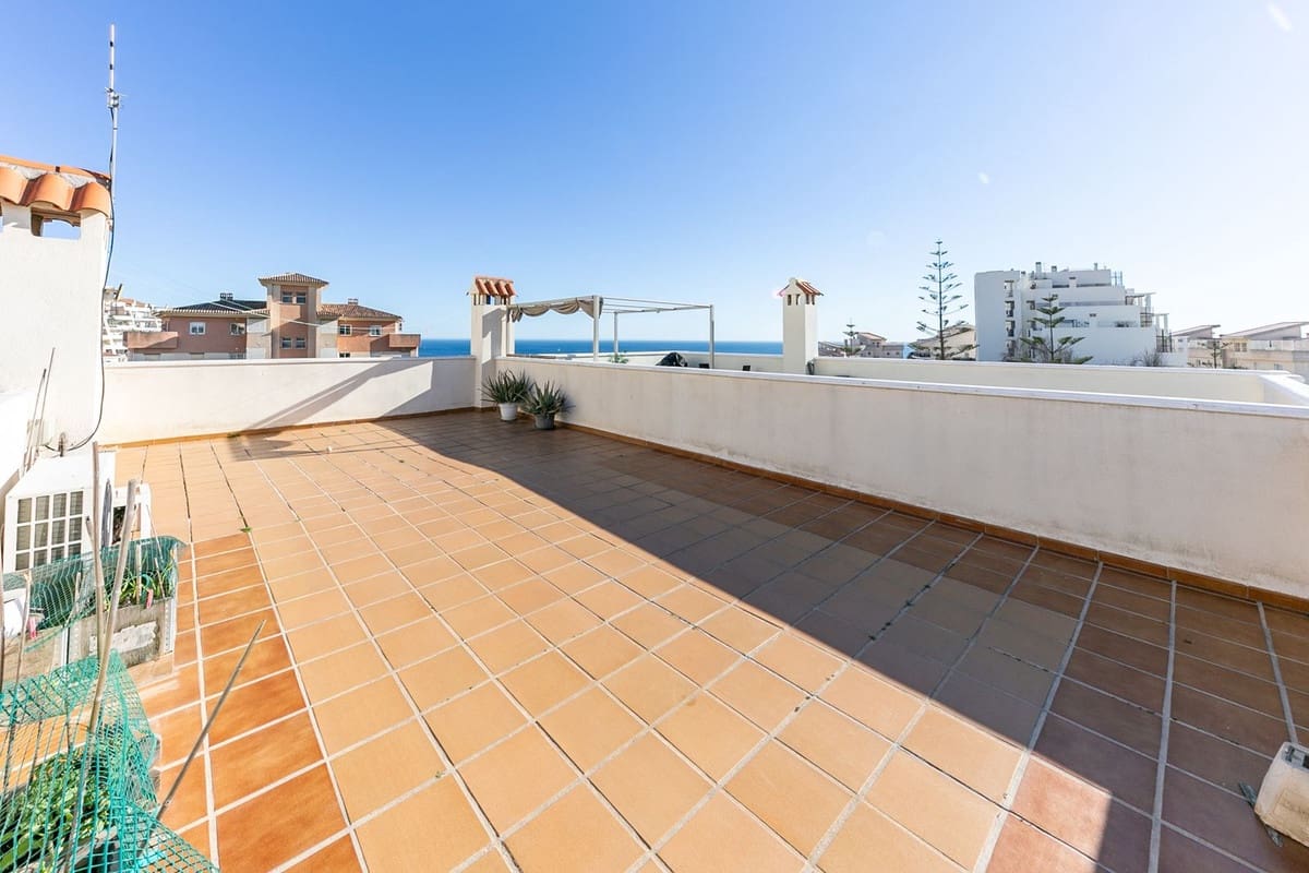 2 sovrum Lägenhet till salu i Torrequebrada med pool - 335 000 € (Ref: 10084979)
