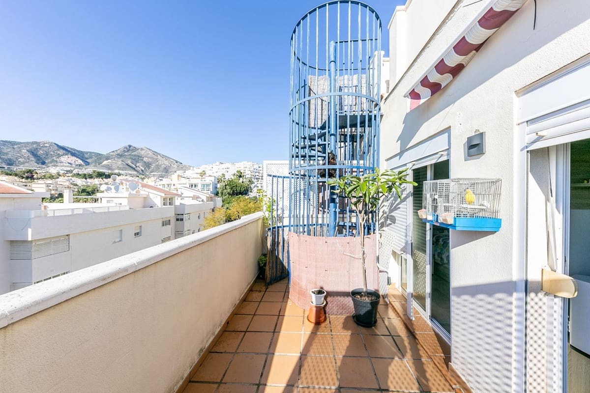 2 sovrum Lägenhet till salu i Torrequebrada med pool - 335 000 € (Ref: 10084979)