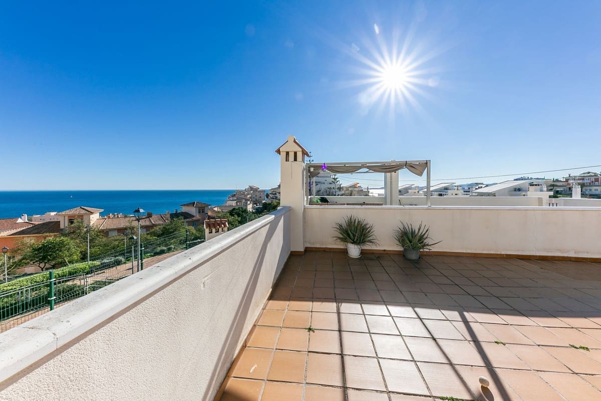 2 sovrum Lägenhet till salu i Torrequebrada med pool - 335 000 € (Ref: 10084979)
