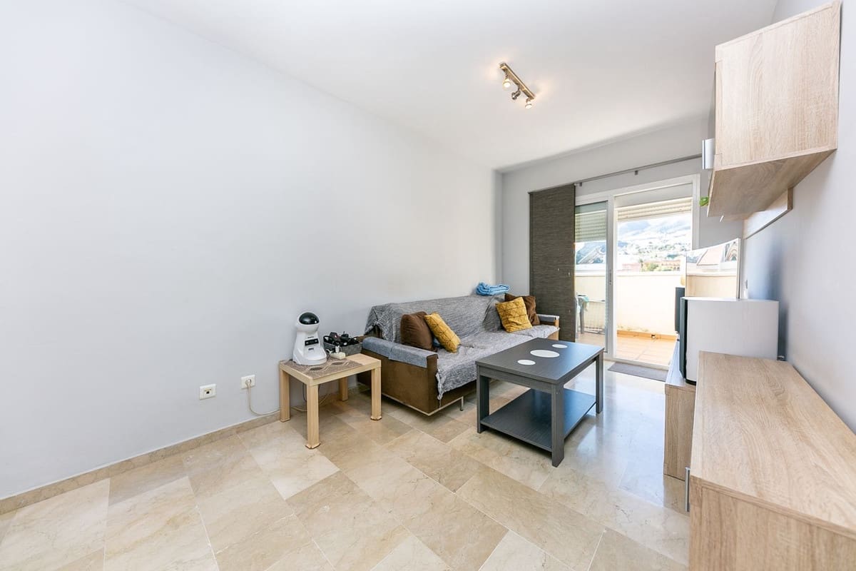 2 sovrum Lägenhet till salu i Torrequebrada med pool - 335 000 € (Ref: 10084979)