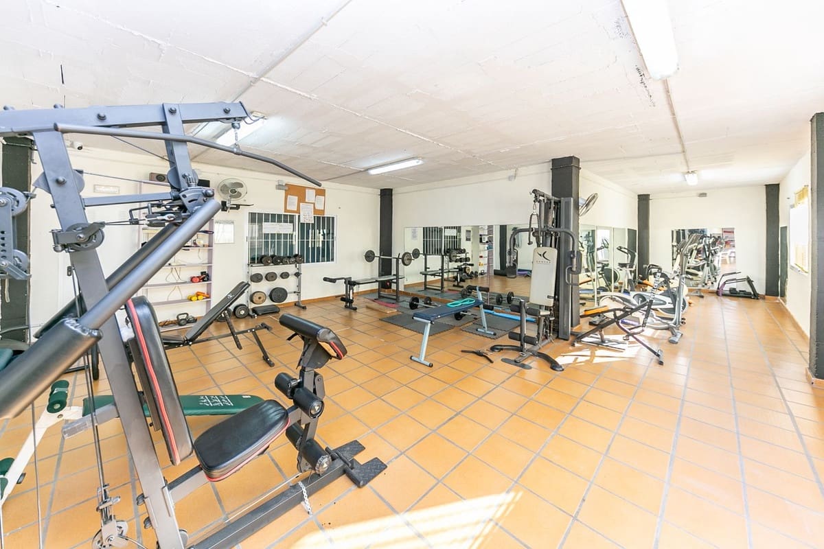 2 sovrum Lägenhet till salu i Torrequebrada med pool - 335 000 € (Ref: 10084979)