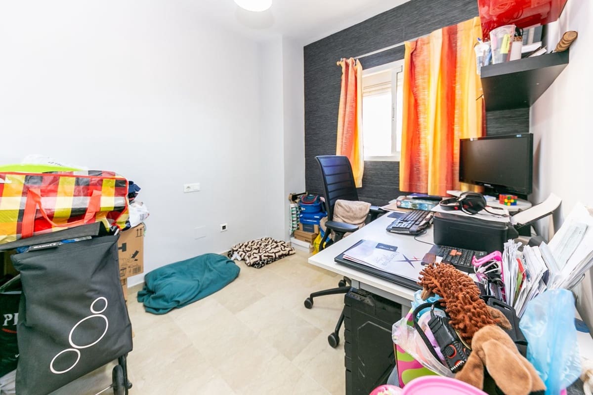 2 sovrum Lägenhet till salu i Torrequebrada med pool - 335 000 € (Ref: 10084979)