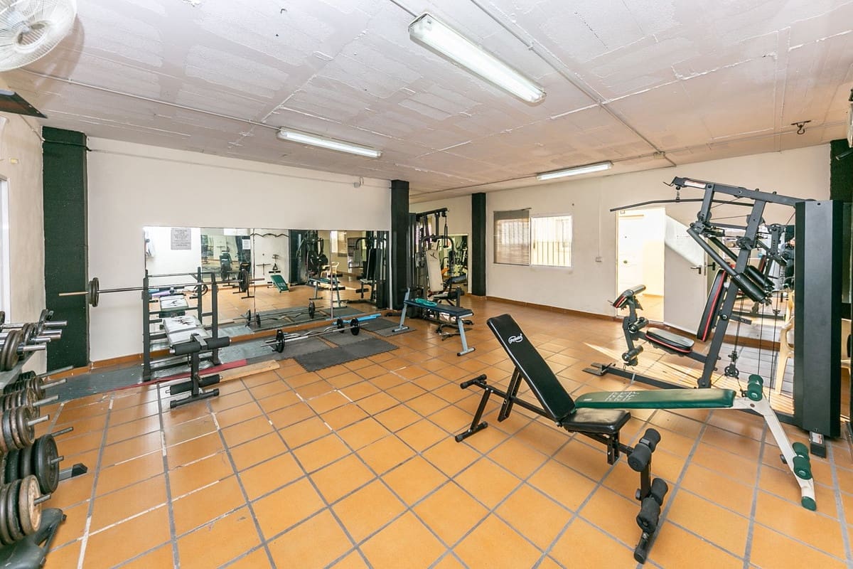 2 sovrum Lägenhet till salu i Torrequebrada med pool - 335 000 € (Ref: 10084979)