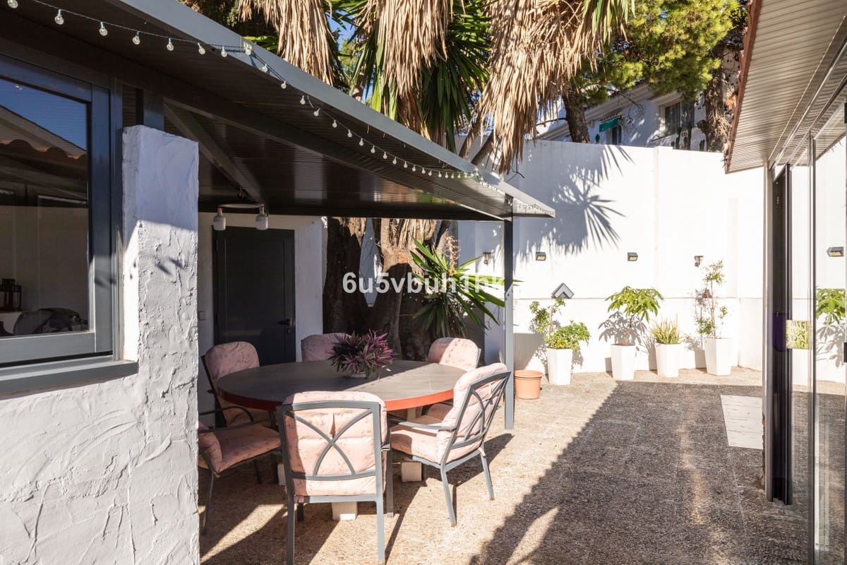 5 sypialnia Dom blizniak na sprzedaż w Torremolinos z basenem - 915 000 € (Ref: 10084982)