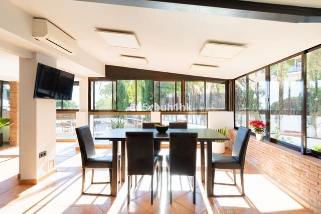 5 sypialnia Dom blizniak na sprzedaż w Torremolinos z basenem - 915 000 € (Ref: 10084982)