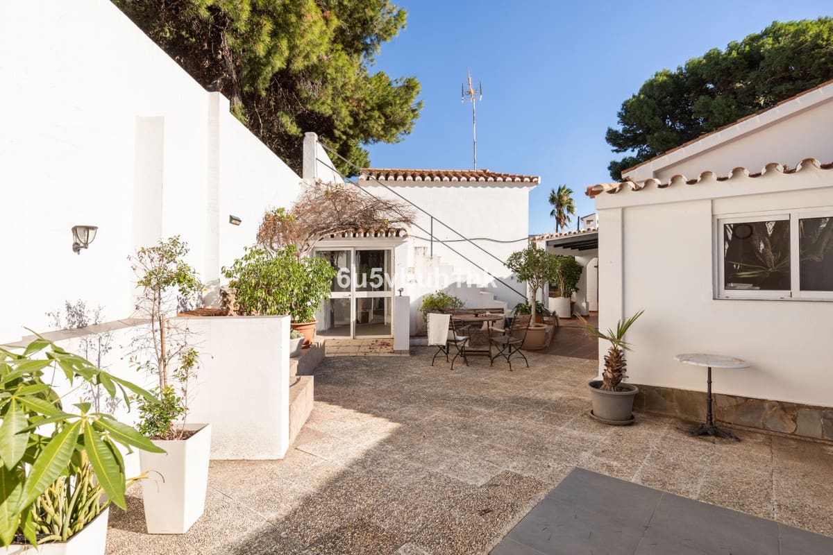 5 sypialnia Dom blizniak na sprzedaż w Torremolinos z basenem - 915 000 € (Ref: 10084982)