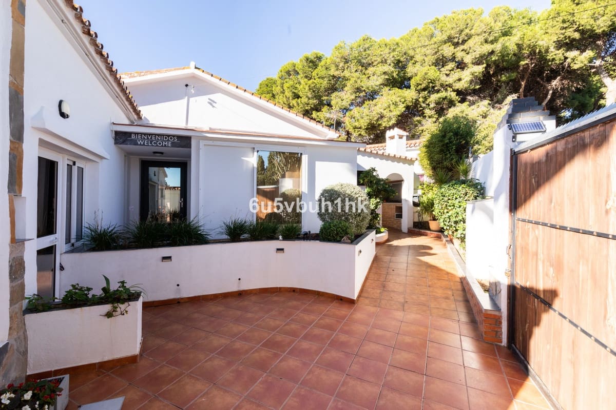 5 sypialnia Dom blizniak na sprzedaż w Torremolinos z basenem - 915 000 € (Ref: 10084982)