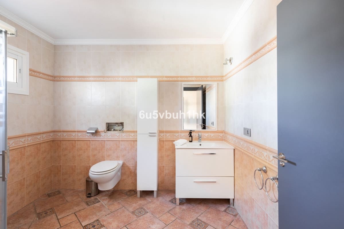 5 sypialnia Dom blizniak na sprzedaż w Torremolinos z basenem - 915 000 € (Ref: 10084982)
