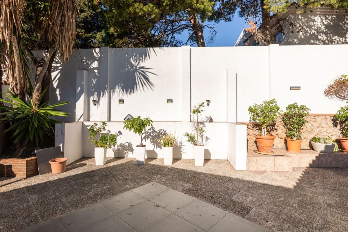 5 sypialnia Dom blizniak na sprzedaż w Torremolinos z basenem - 915 000 € (Ref: 10084982)