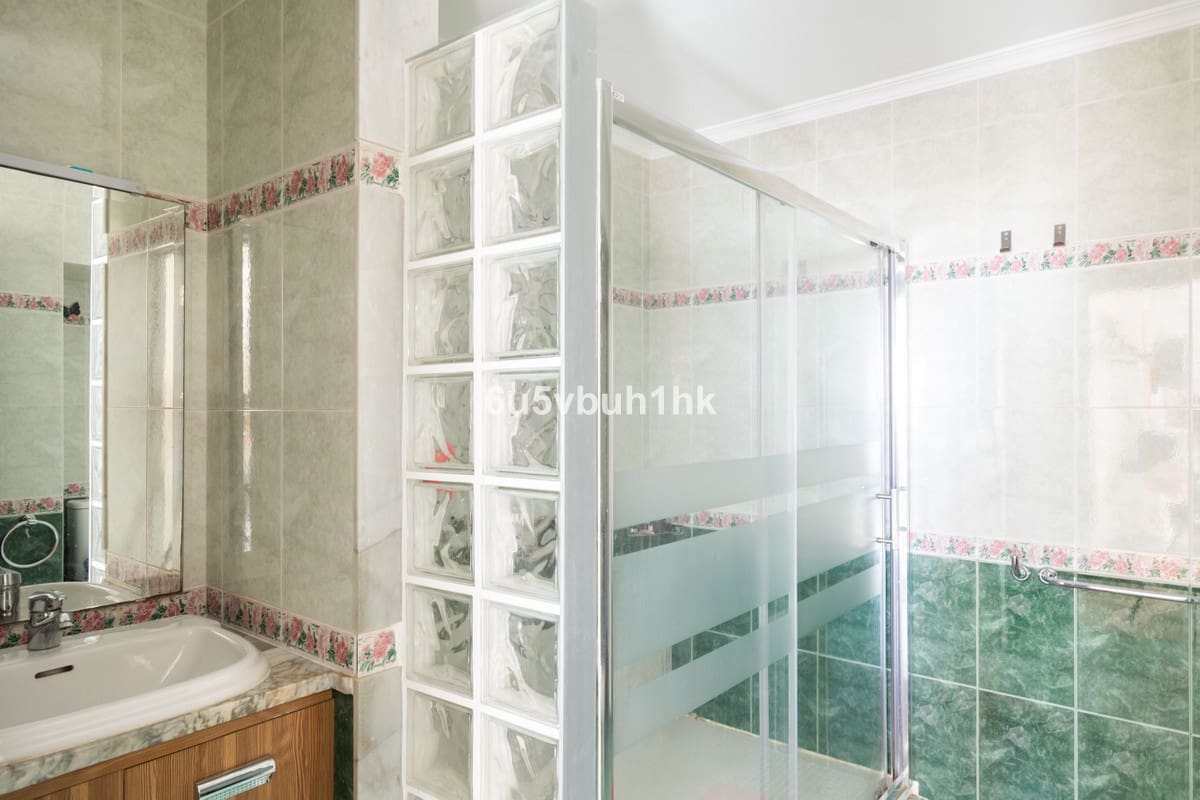 5 sypialnia Dom blizniak na sprzedaż w Torremolinos z basenem - 915 000 € (Ref: 10084982)