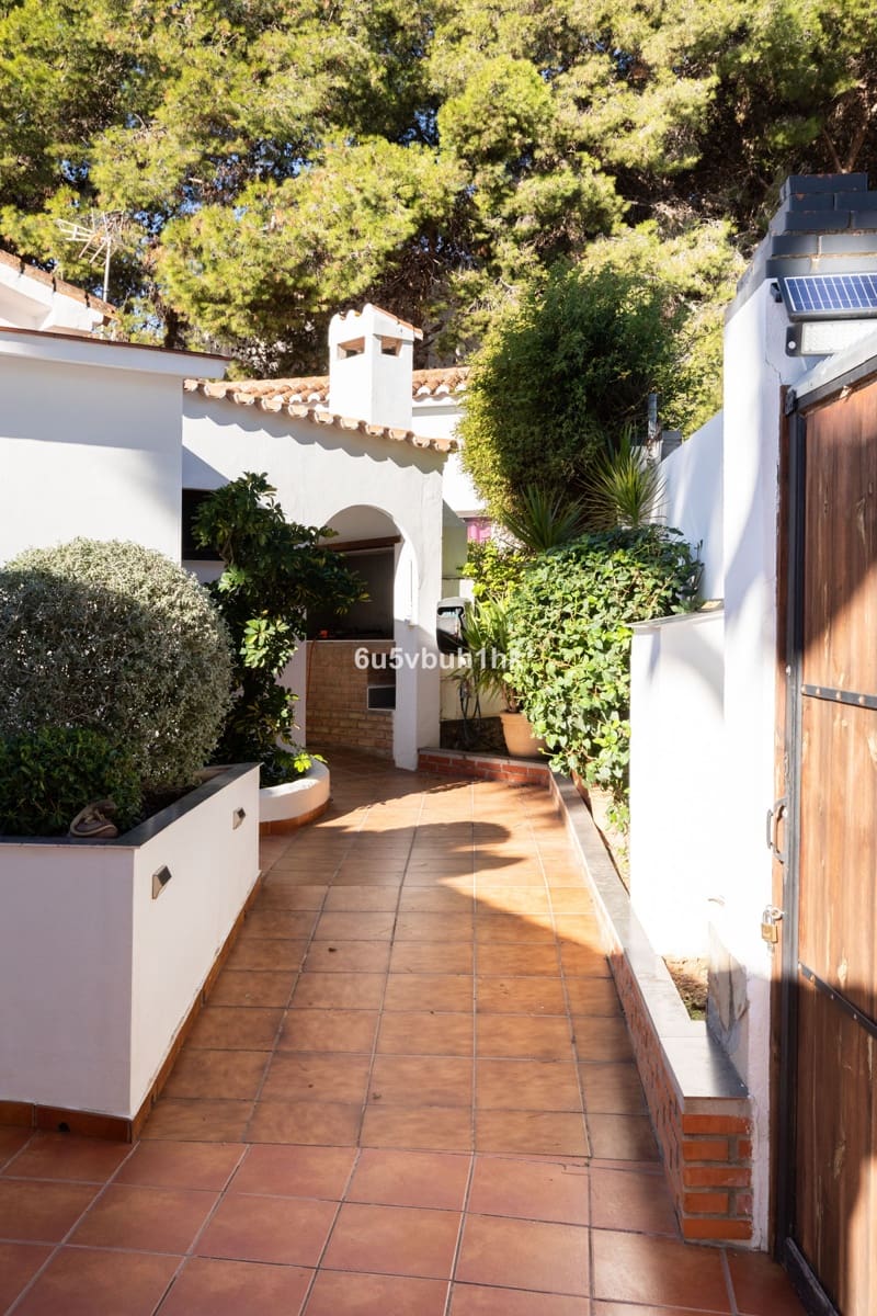 5 sypialnia Dom blizniak na sprzedaż w Torremolinos z basenem - 915 000 € (Ref: 10084982)