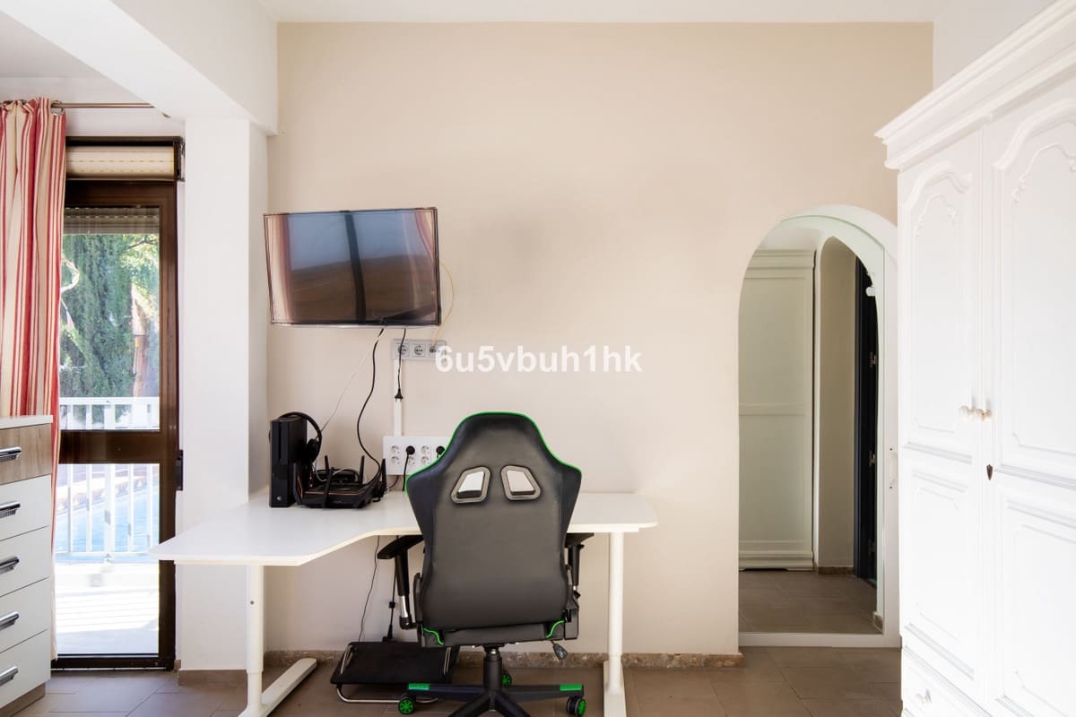 5 sypialnia Dom blizniak na sprzedaż w Torremolinos z basenem - 915 000 € (Ref: 10084982)