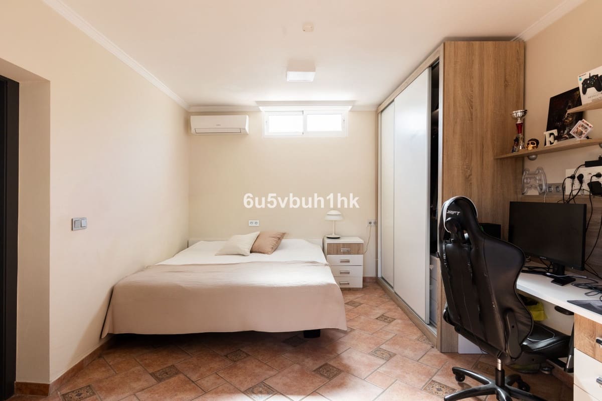 5 sypialnia Dom blizniak na sprzedaż w Torremolinos z basenem - 915 000 € (Ref: 10084982)