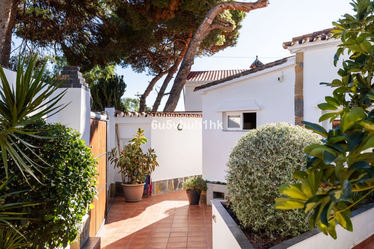 5 sypialnia Dom blizniak na sprzedaż w Torremolinos z basenem - 915 000 € (Ref: 10084982)