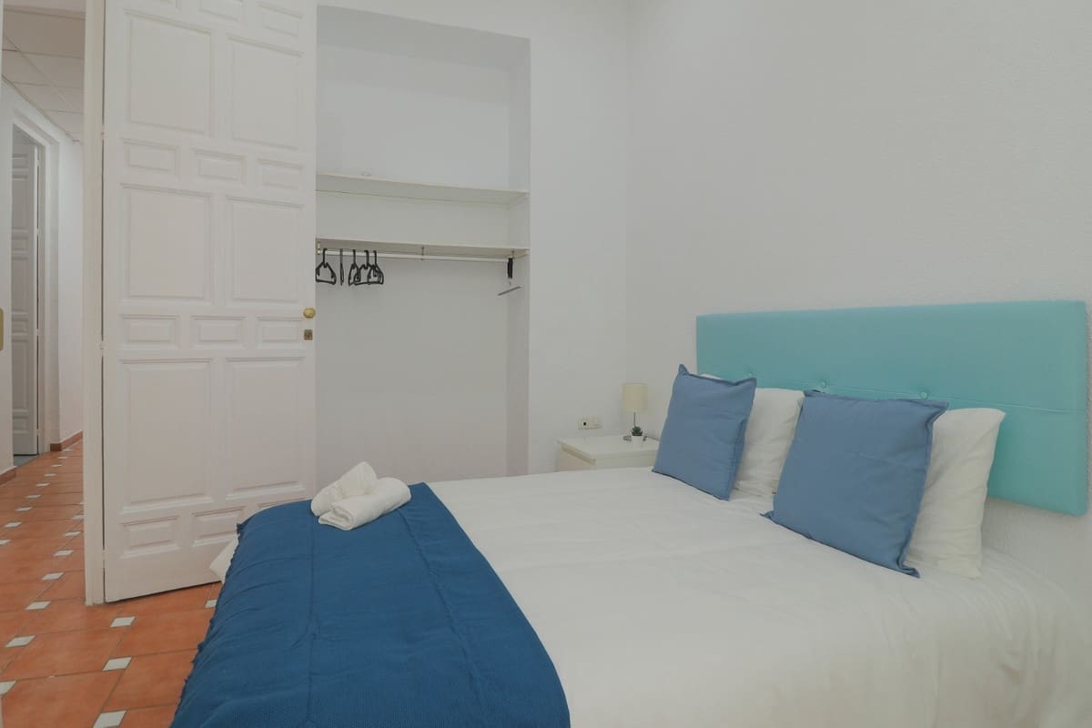 5 bedroom Apartment for sale in Malaga city - € 999,000 (Ref: 10084986)