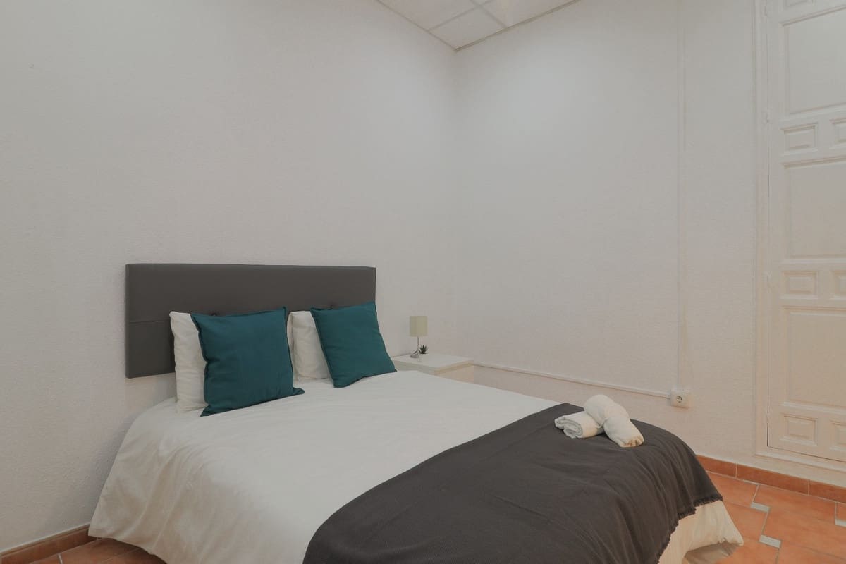 5 bedroom Apartment for sale in Malaga city - € 999,000 (Ref: 10084986)