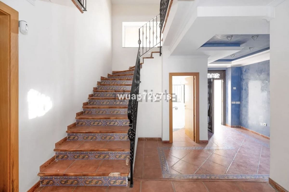 5 slaapkamer Halfvrijstaande villa te koop in Benalmadena - € 850.000 (Ref: 10084987)