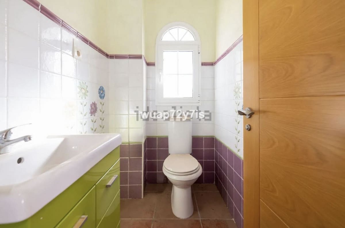 5 slaapkamer Halfvrijstaande villa te koop in Benalmadena - € 850.000 (Ref: 10084987)