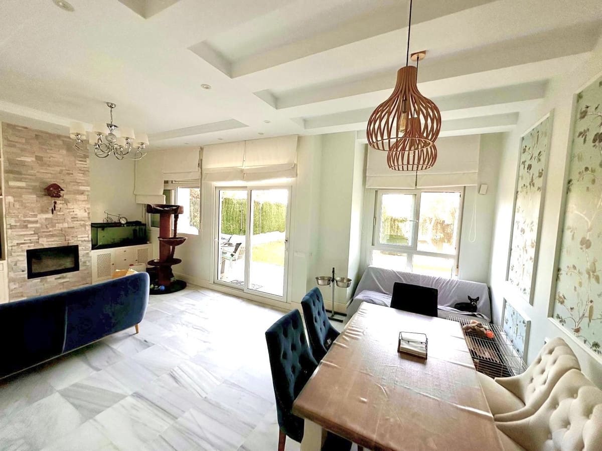 3 sypialnia Dom szeregowy na sprzedaż w Benalmadena z basenem - 545 000 € (Ref: 10084989)