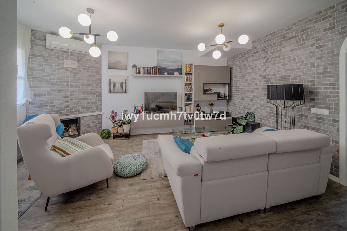 3 slaapkamer Rijtjeshuis te koop in Rincon de la Victoria - € 539.000 (Ref: 10084990)