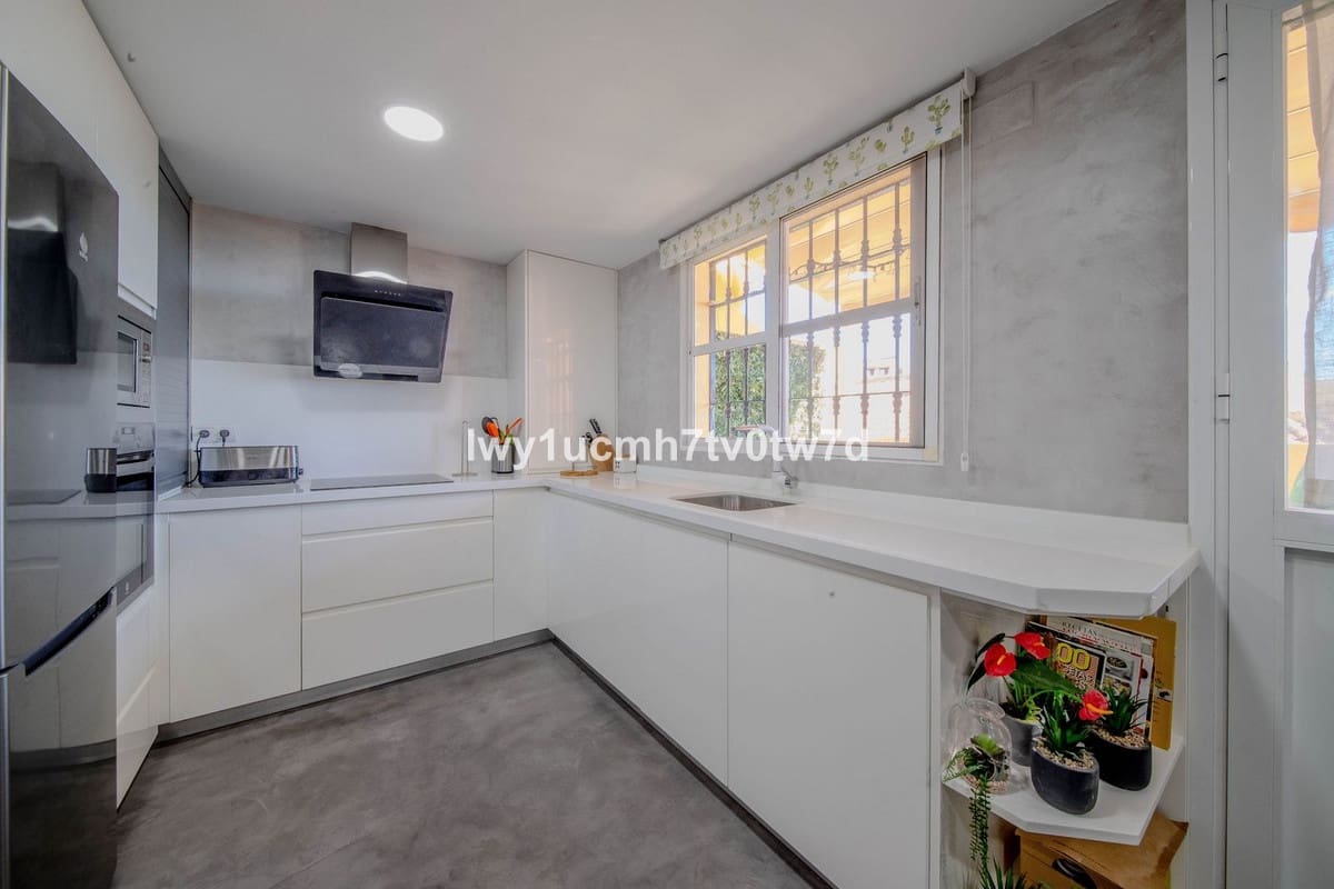 3 slaapkamer Rijtjeshuis te koop in Rincon de la Victoria - € 539.000 (Ref: 10084990)
