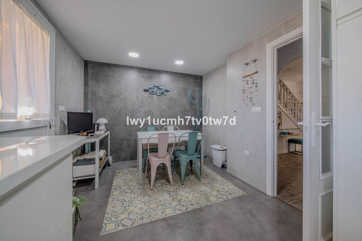 3 slaapkamer Rijtjeshuis te koop in Rincon de la Victoria - € 539.000 (Ref: 10084990)