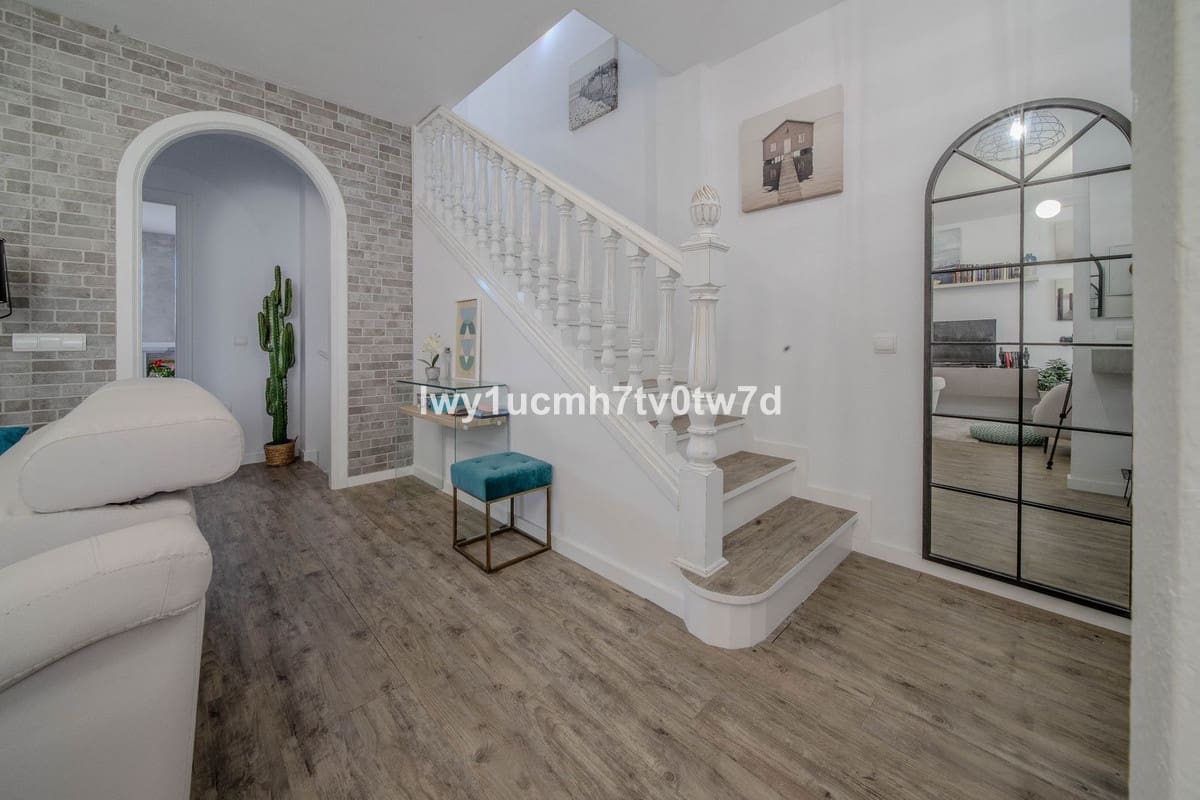 3 slaapkamer Rijtjeshuis te koop in Rincon de la Victoria - € 539.000 (Ref: 10084990)