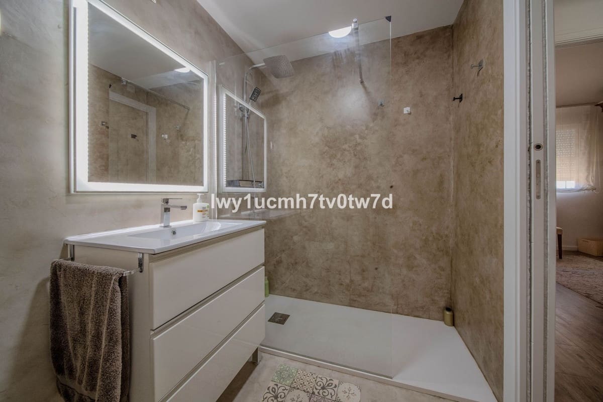 3 slaapkamer Rijtjeshuis te koop in Rincon de la Victoria - € 539.000 (Ref: 10084990)