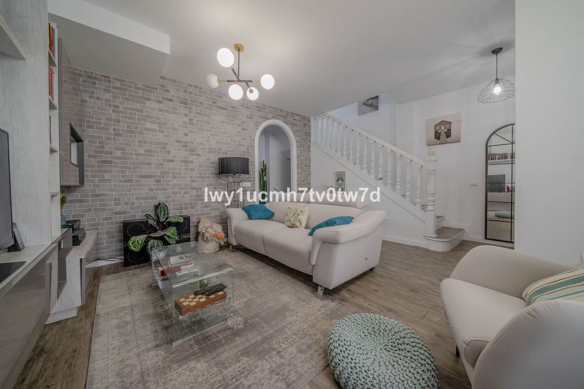 3 slaapkamer Rijtjeshuis te koop in Rincon de la Victoria - € 539.000 (Ref: 10084990)