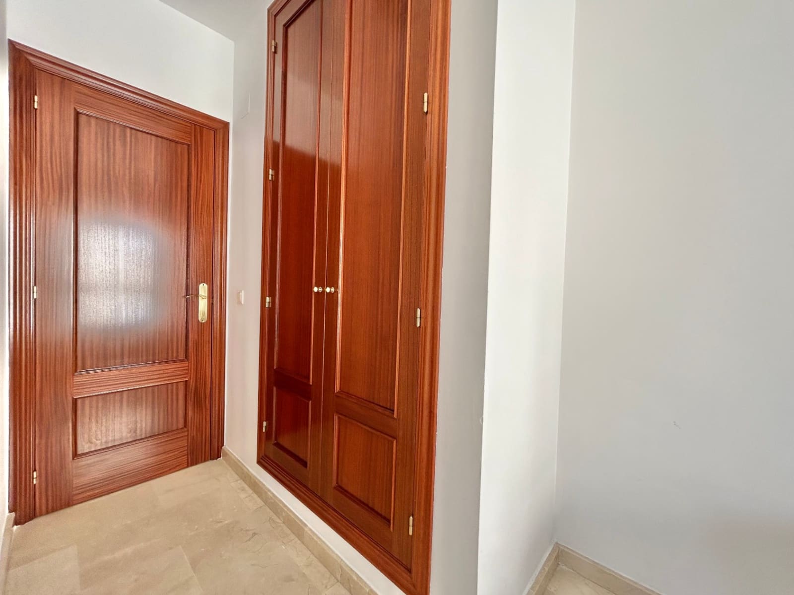 2 bedroom Apartment for sale in Malaga city with garage - € 375,000 (Ref: 10084996)
