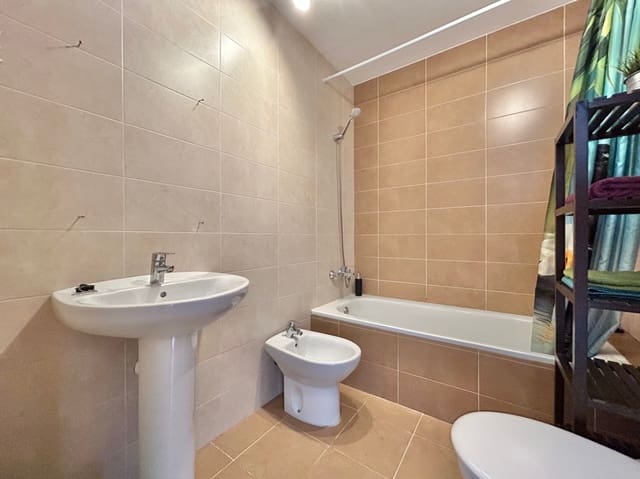 2 bedroom Apartment for sale in San Felipe Neri, Málaga city with garage - € 375,000 (Ref: 10084996)