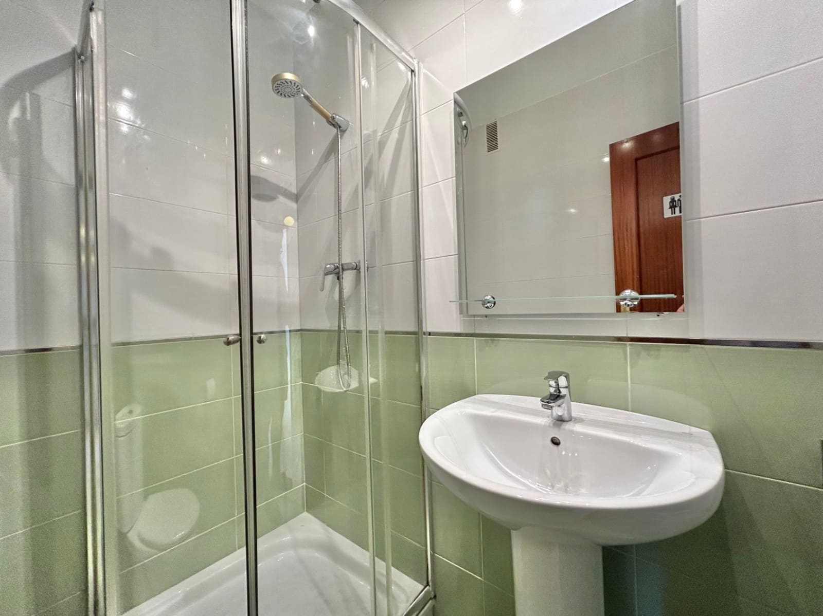2 bedroom Apartment for sale in Malaga city with garage - € 375,000 (Ref: 10084996)