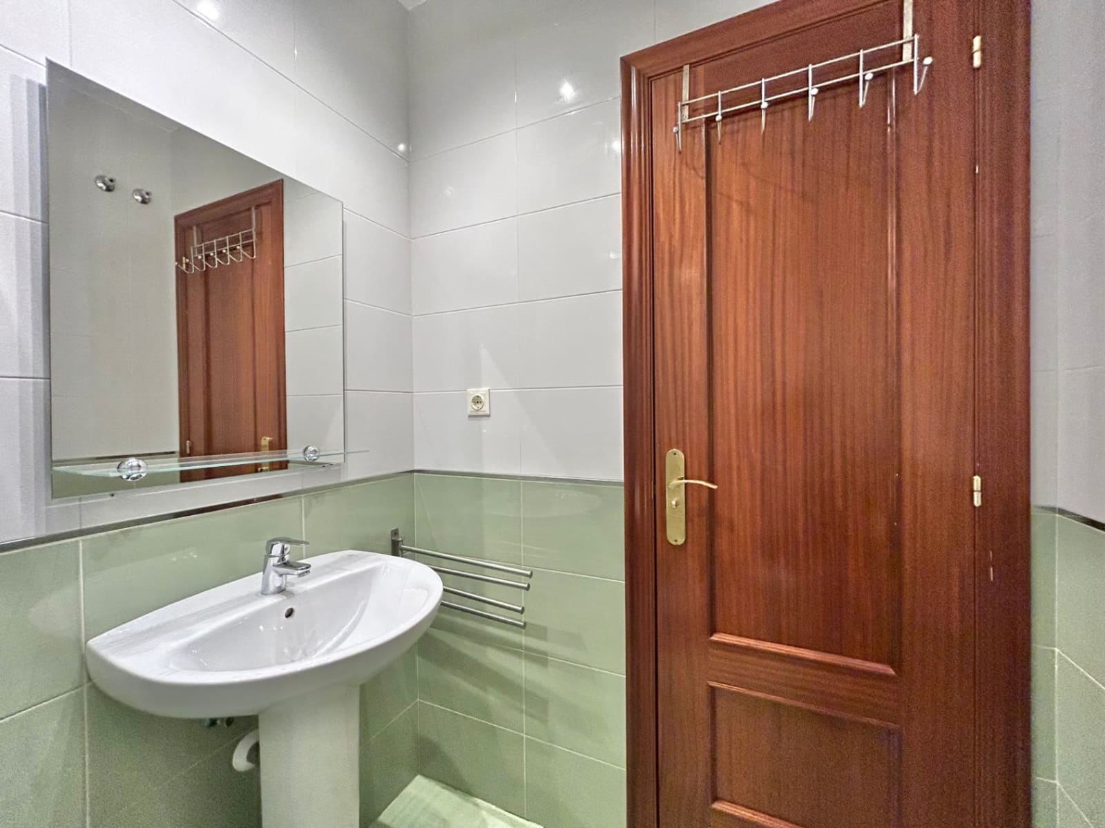 2 bedroom Apartment for sale in Malaga city with garage - € 375,000 (Ref: 10084996)