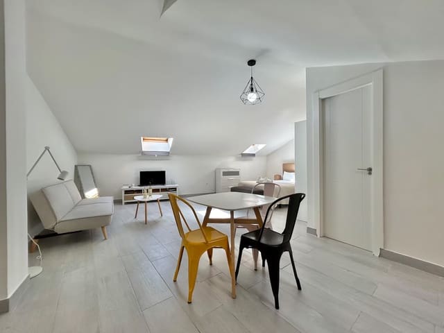 Studio til salg i Centro Historico, Málaga by - € 249.900 (Ref: 10113428)