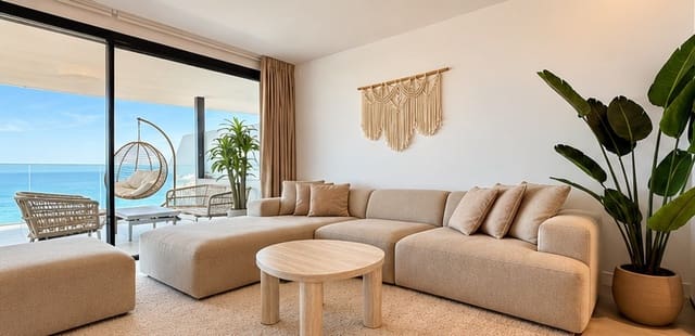Apartamento de 2 habitaciones en Las Gaviotas  - Carvajal, Fuengirola en venta con piscina garaje - 945.000 € (Ref: 10147417)
