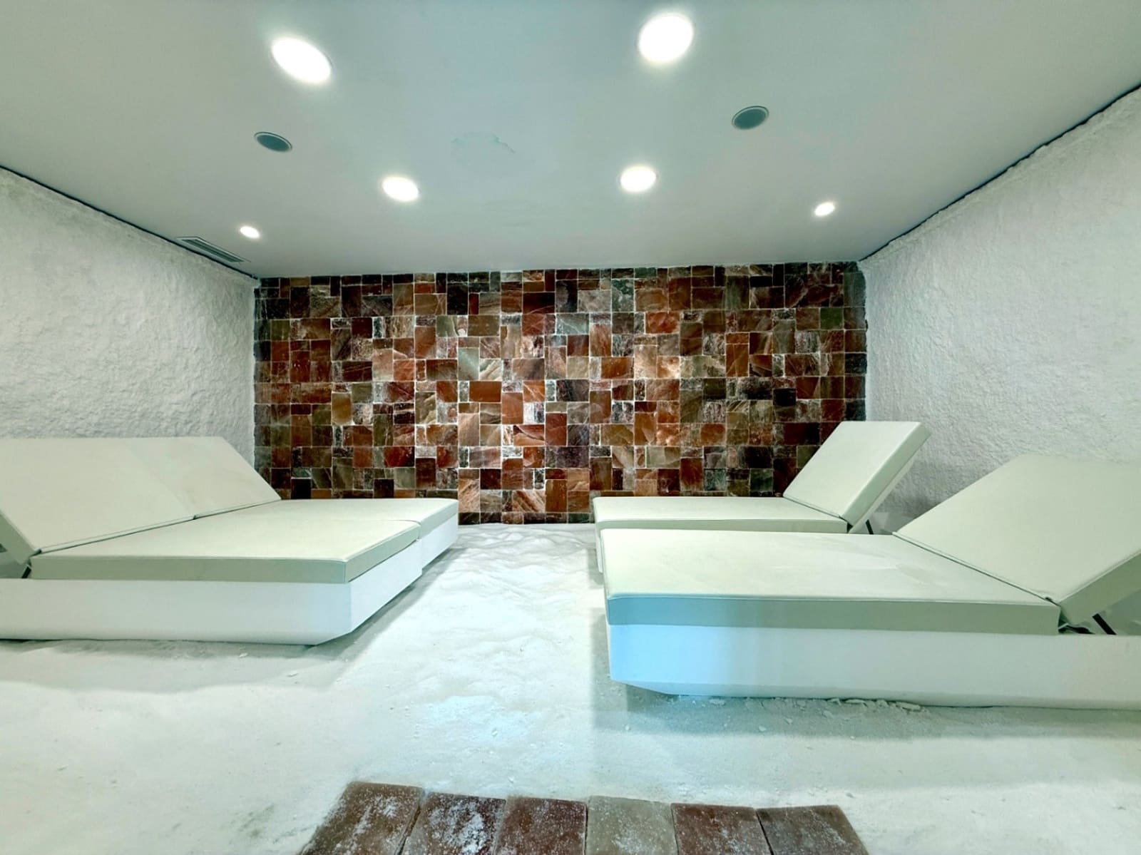 Apartamento de 2 habitaciones en Fuengirola en venta con piscina garaje - 945.000 € (Ref: 10147417)