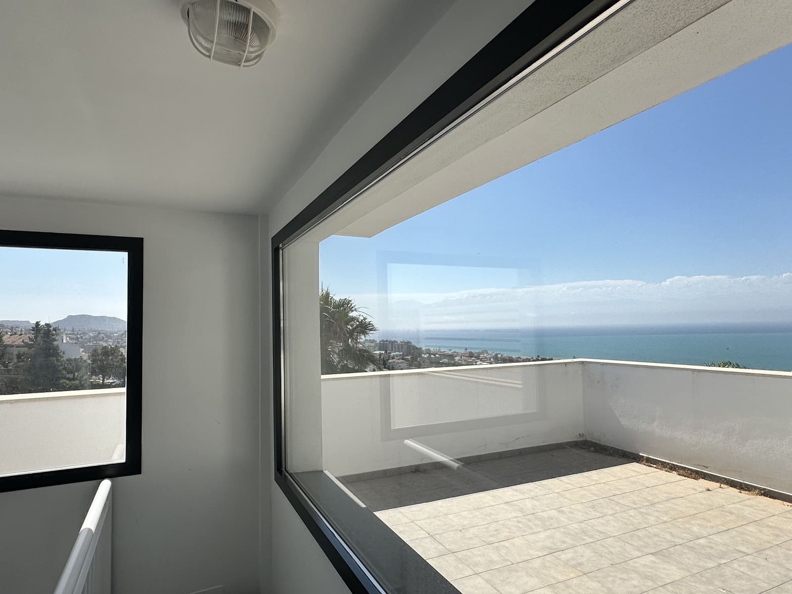 4 soverom Rekkehus til salgs i Malaga by med svømmebasseng garasje - € 1 650 000 (Ref: 10148107)