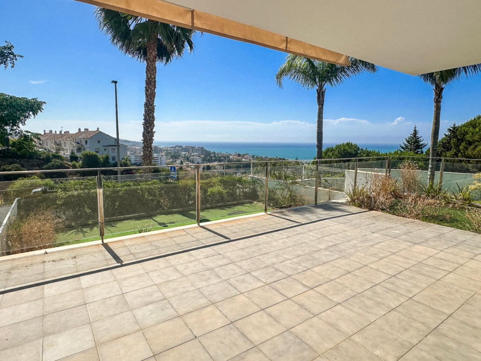 4 soverom Rekkehus til salgs i Malaga by med svømmebasseng garasje - € 1 650 000 (Ref: 10148107)