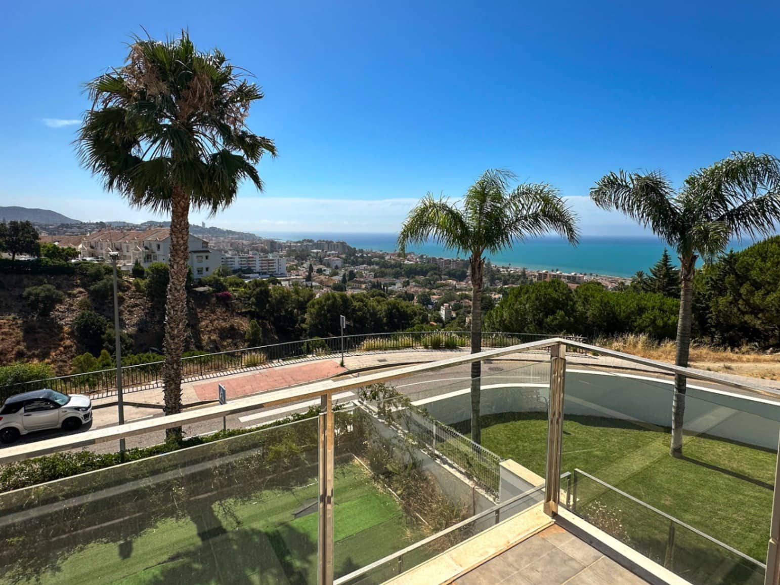 4 soverom Rekkehus til salgs i Malaga by med svømmebasseng garasje - € 1 650 000 (Ref: 10148107)
