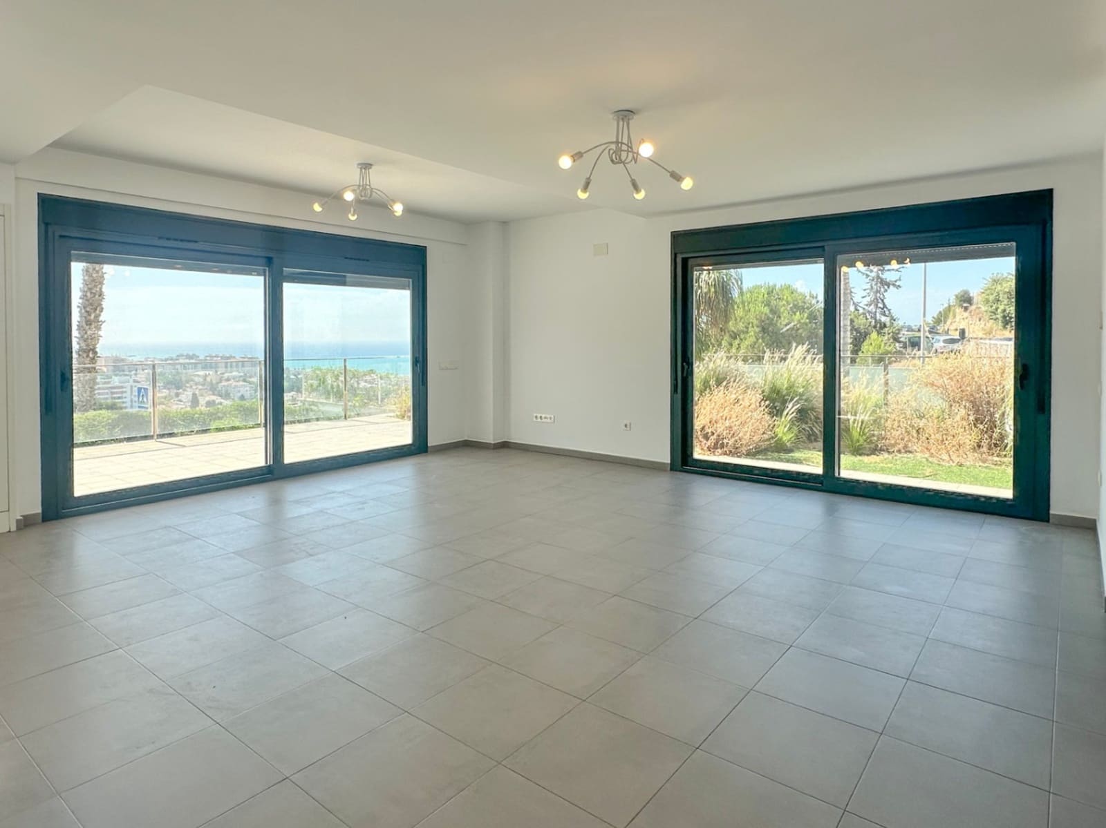 4 soverom Rekkehus til salgs i Malaga by med svømmebasseng garasje - € 1 650 000 (Ref: 10148107)