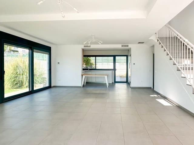 4 soverom Rekkehus til salgs i Hacienda Paredes, Málaga by med svømmebasseng garasje - € 1 650 000 (Ref: 10148107)