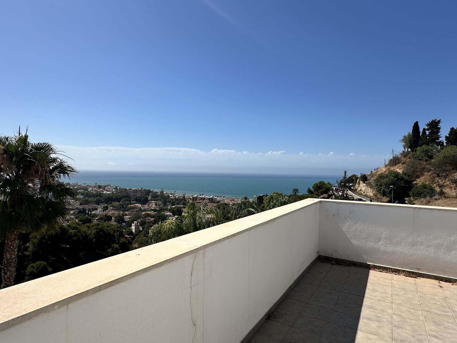 4 soverom Rekkehus til salgs i Malaga by med svømmebasseng garasje - € 1 650 000 (Ref: 10148107)